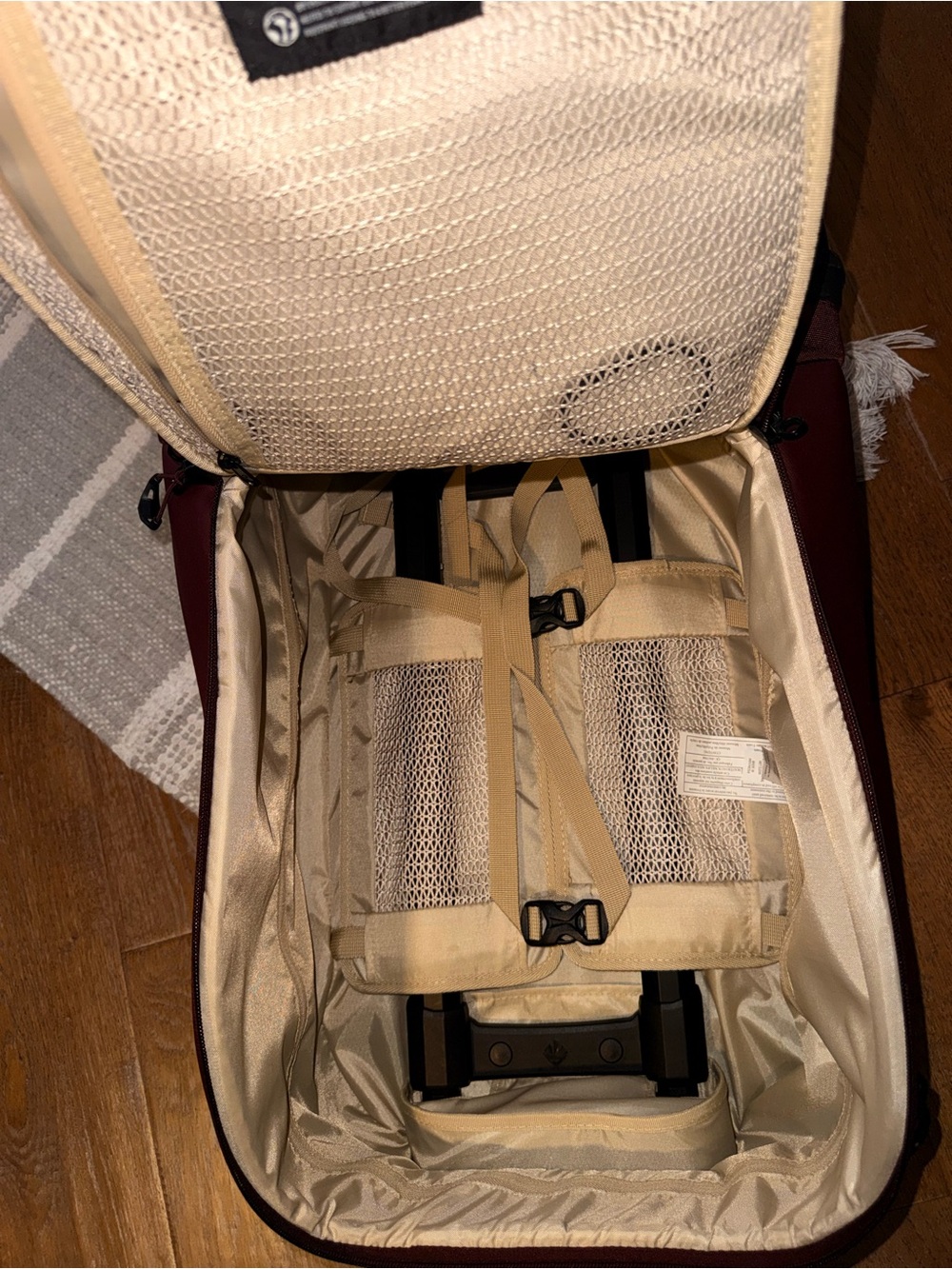 Eagle Creek Burgundy Travel carry on - Picture 7 of 8